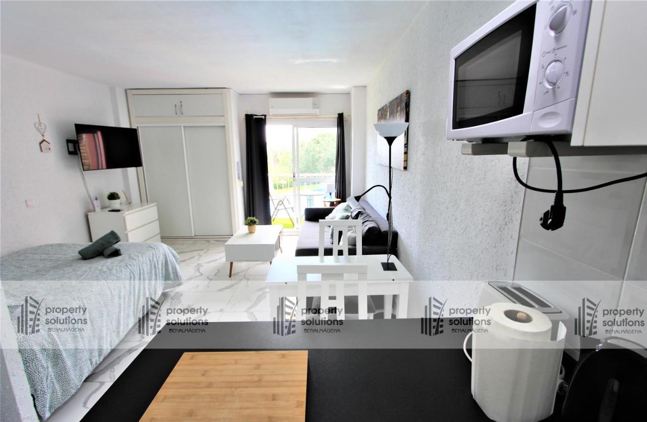 127 Jupiter Estudio. Vista Al Jardin Y La Piscina. Benalmádena Exterior foto