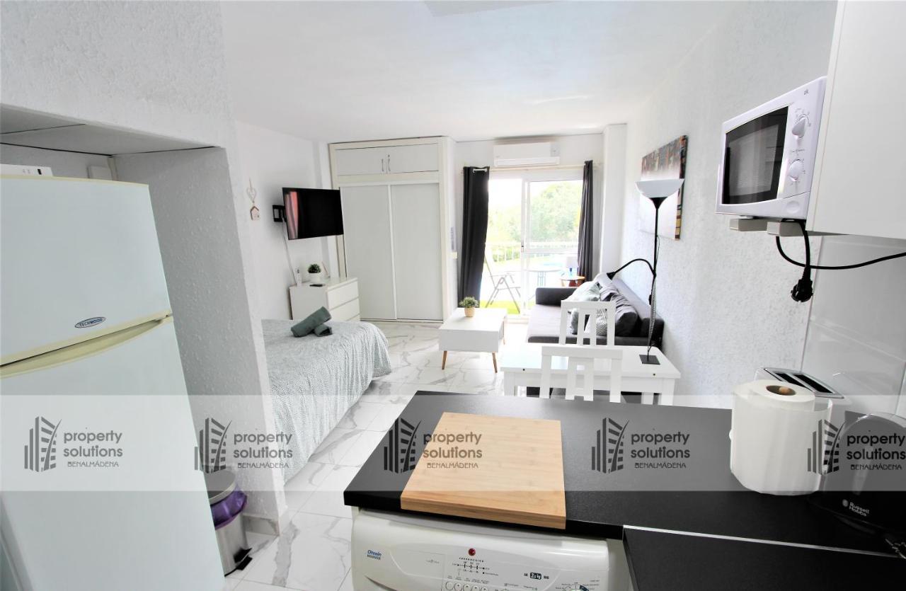 127 Jupiter Estudio. Vista Al Jardin Y La Piscina. Benalmádena Exterior foto
