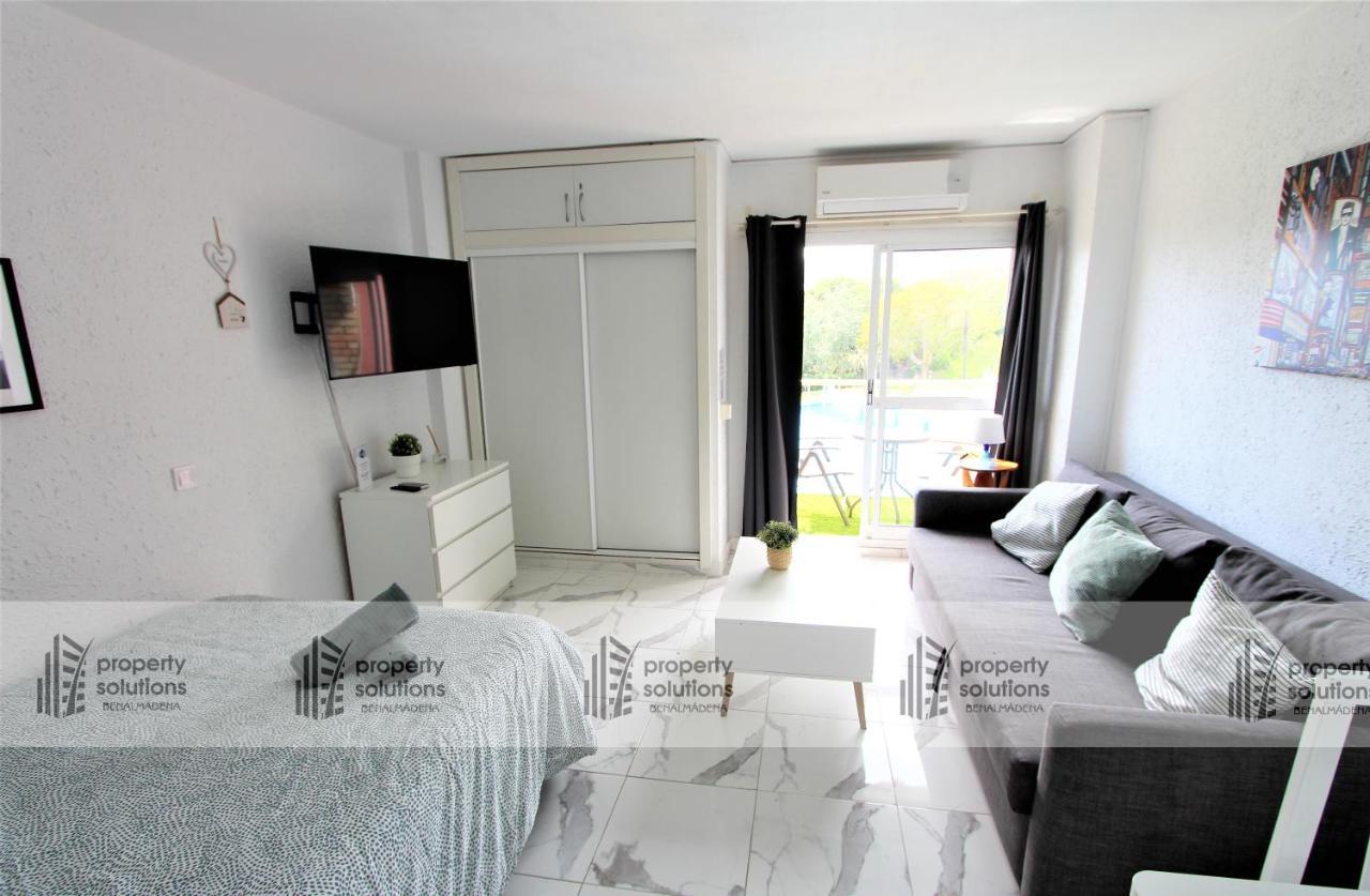127 Jupiter Estudio. Vista Al Jardin Y La Piscina. Benalmádena Exterior foto