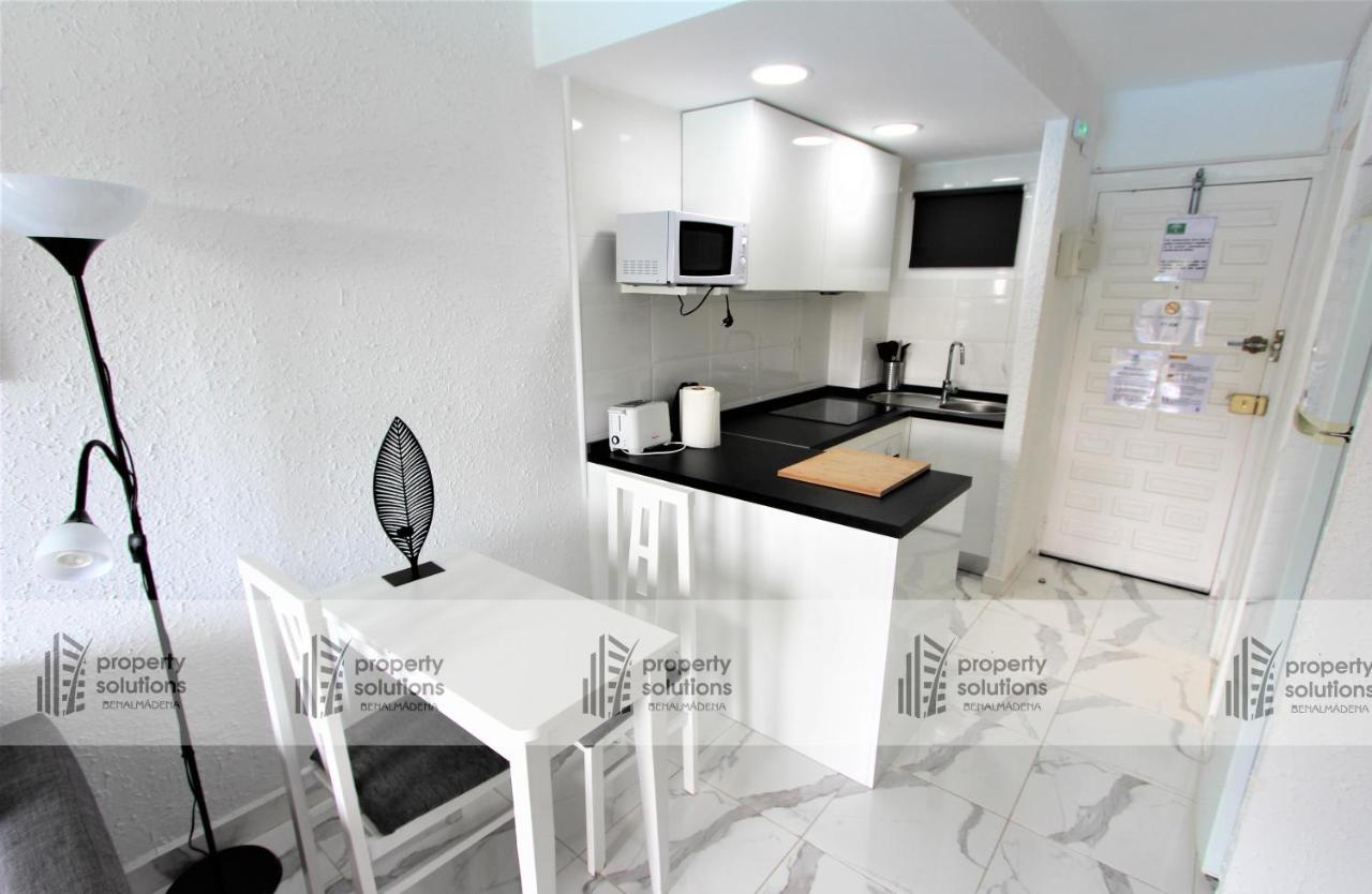 127 Jupiter Estudio. Vista Al Jardin Y La Piscina. Benalmádena Exterior foto